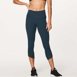 RARE Submarine Lululemon Ready Set Go Crop